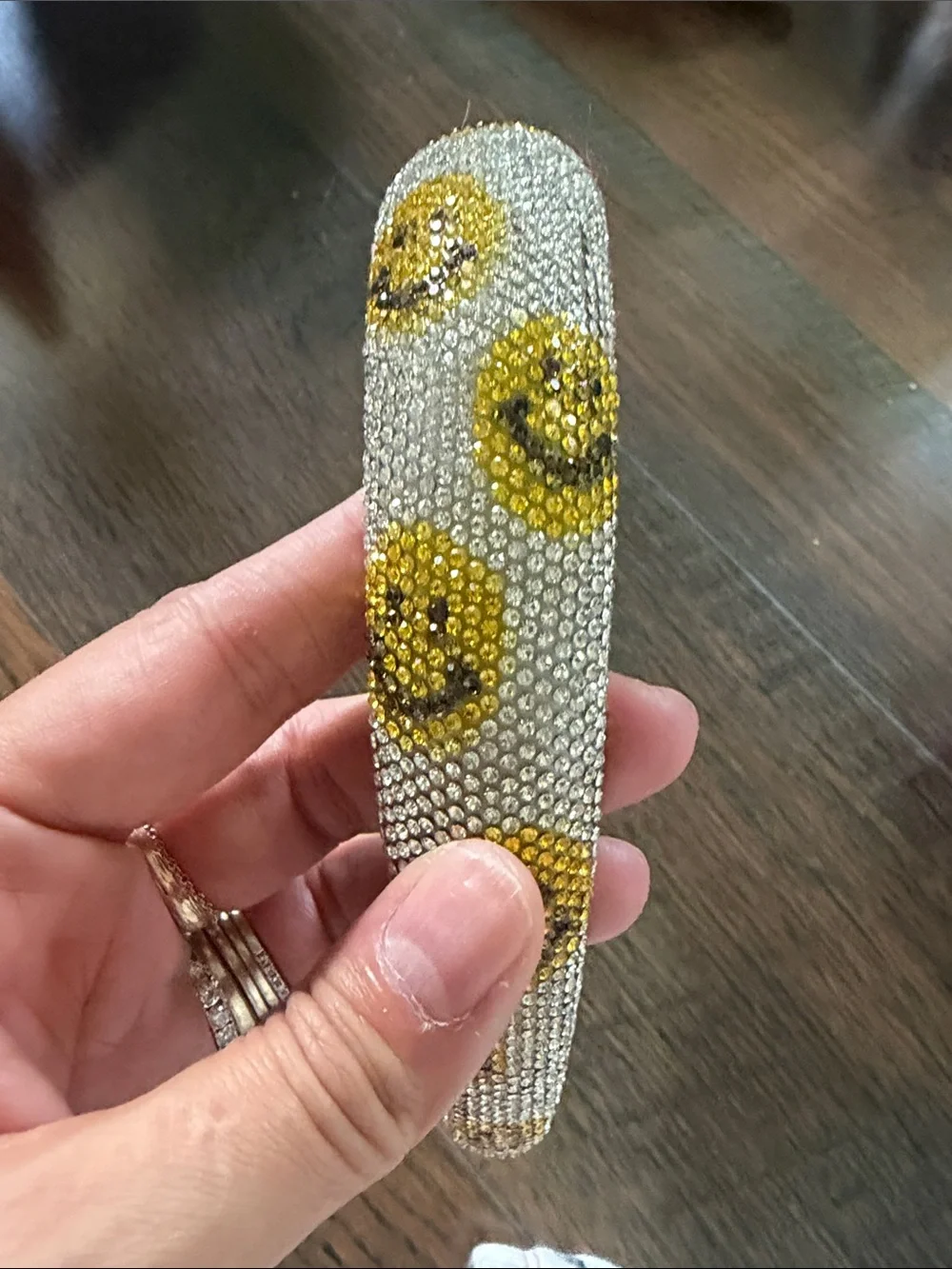 Crystal Embellished Smile Face Headband in Yellow and Silver